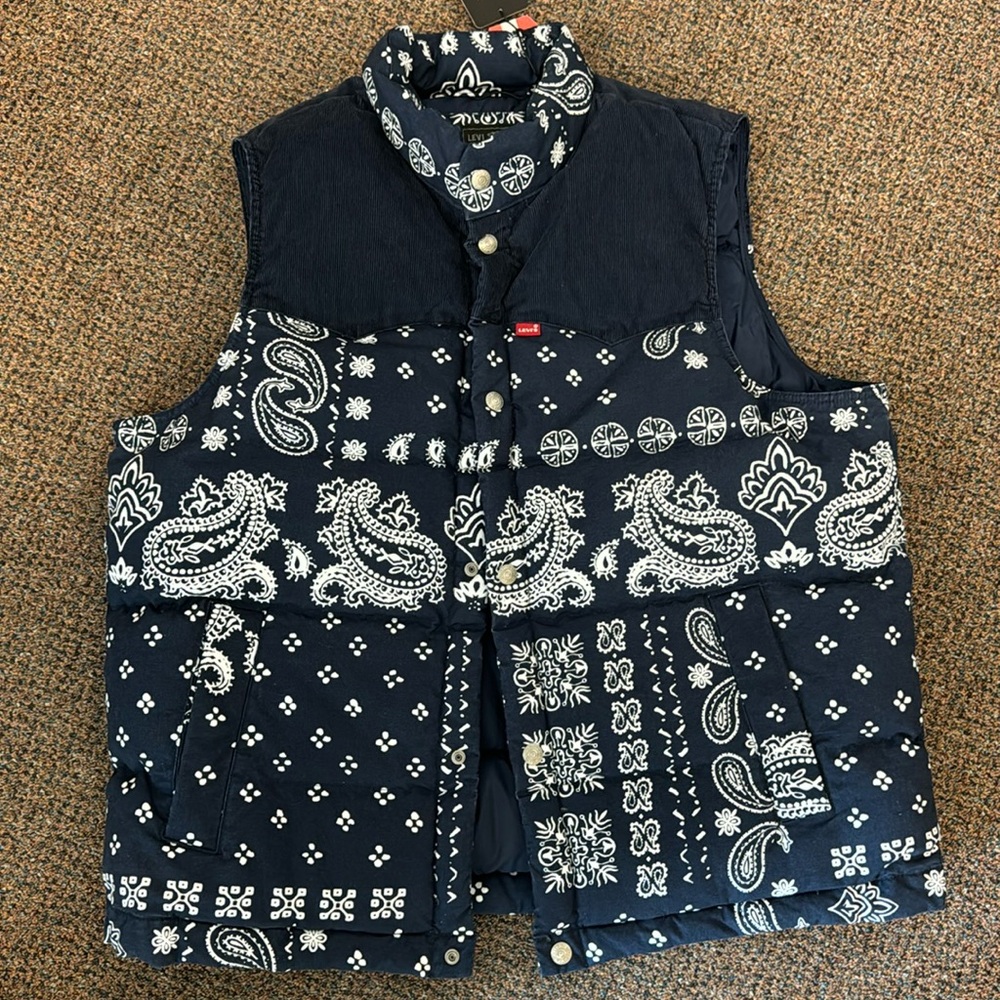 Levis
